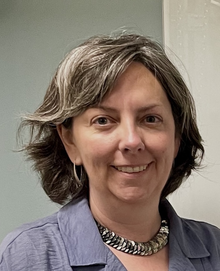 Headshot of Erin Robinson